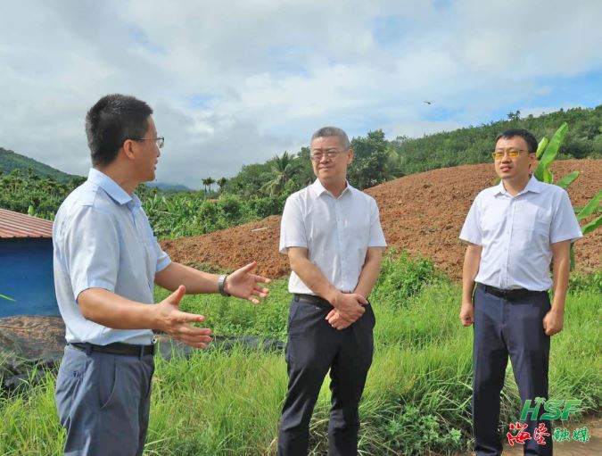 艾軼倫在立才農(nóng)場公司墾區(qū)耕地“非糧化”“非農(nóng)化”專項整改復(fù)耕地塊調(diào)研。